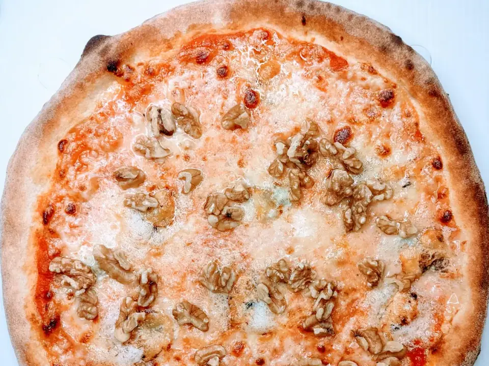 Pizza Gorgonzola e Noci – Pizzeria Al Basilico, Verona